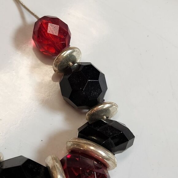 GUC Black & Red Necklace - Picture 3 of 5